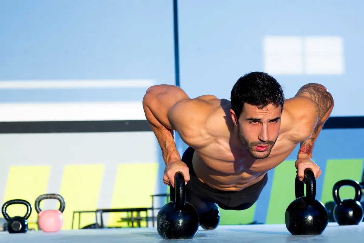 Ladies, Gaya Cowok di Gym Ini Dipastikan Bikin Kamu Meleleh! AW!