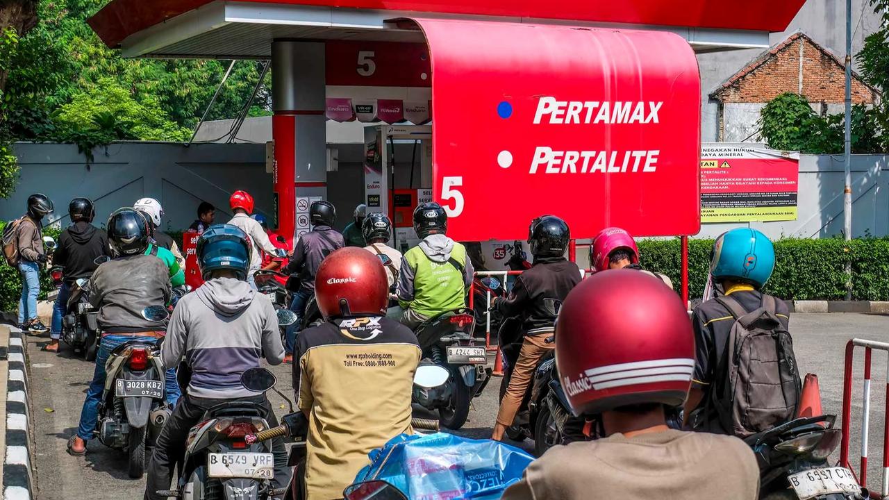 FOTO: Pemerintah Tetapkan Batas Pembelian BBM Bersubsidi per Kendaraan