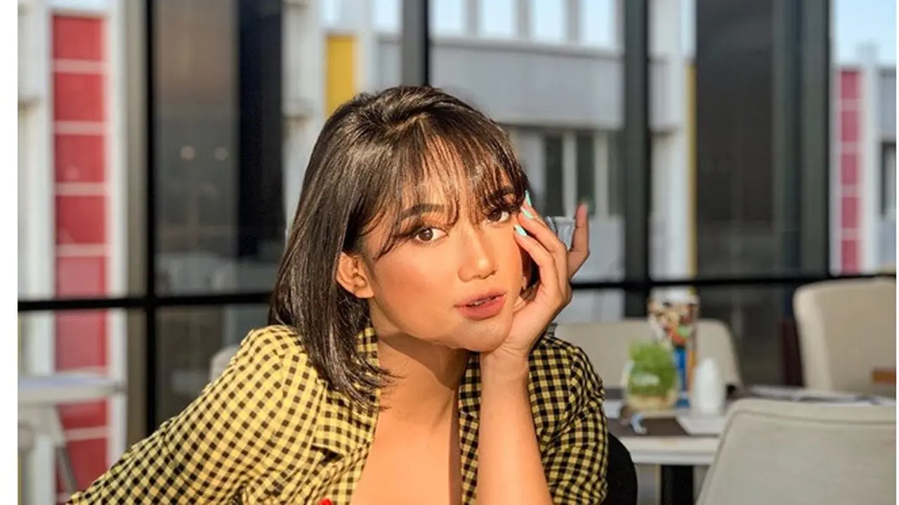 Rilis Album Perdana, Ini 6 Potret Terbaru Marion Jola