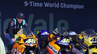 Valentino Rossi terkagum-kagum dengan motor lamanya di Honda (AFP)