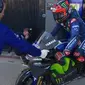 Pebalap Movistar Yamaha, Maverick Vinales, menguji fairing baru pada hari kedua post-season test MotoGP di Sirkuit Ricardo Tormo, Valencia, Spanyol, Rabu (15/11/2017). (Crash)