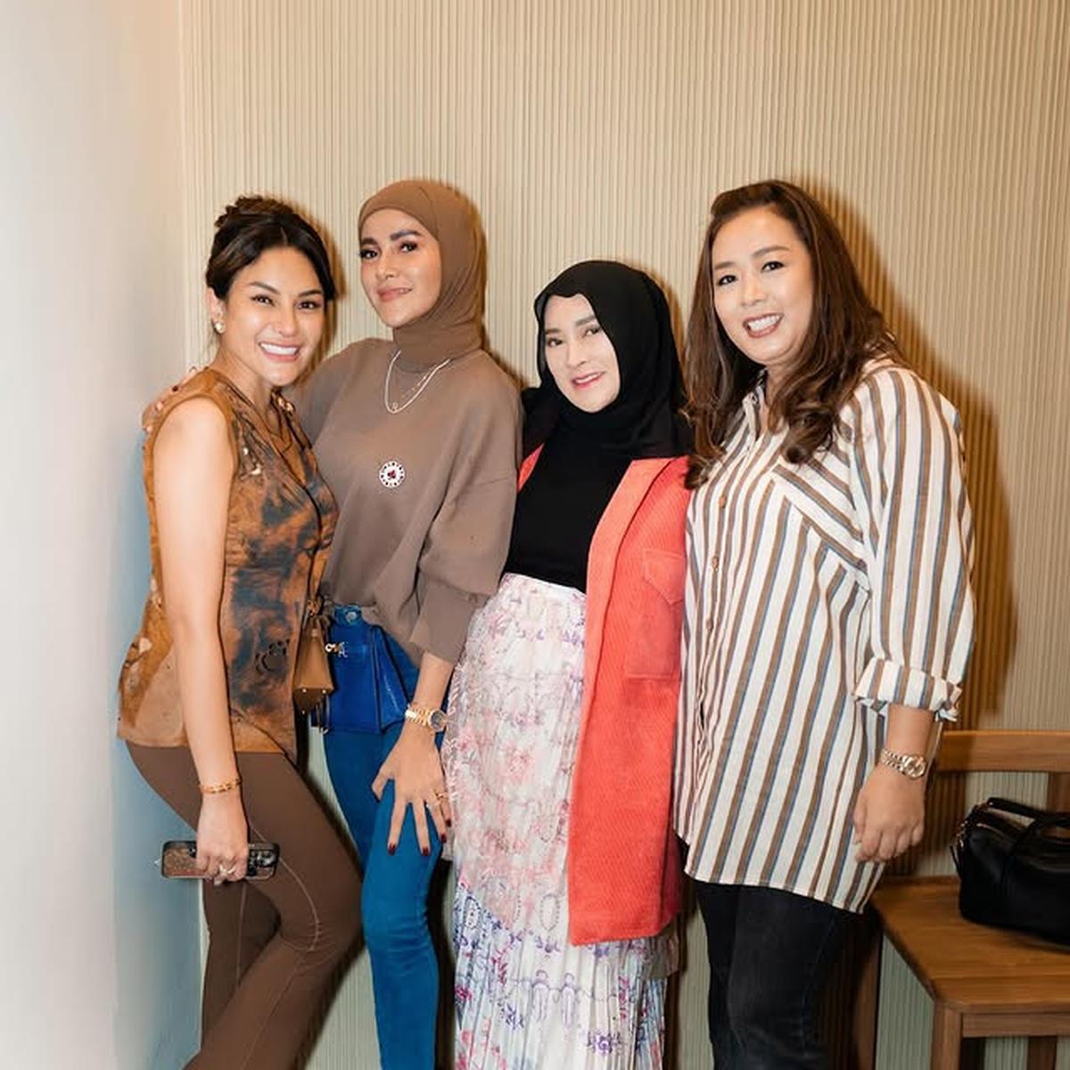 9 Potret Seleb yang Hadir di Pembukaan Resto Nikita Mirzani, Ada Raffi Ahmad hingga Olla Ramlan