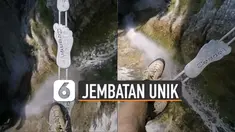 Jembatan Ekstrim ini sangat menguji adrenalin karena hanya berbentuk rangkaian telapak kaki.