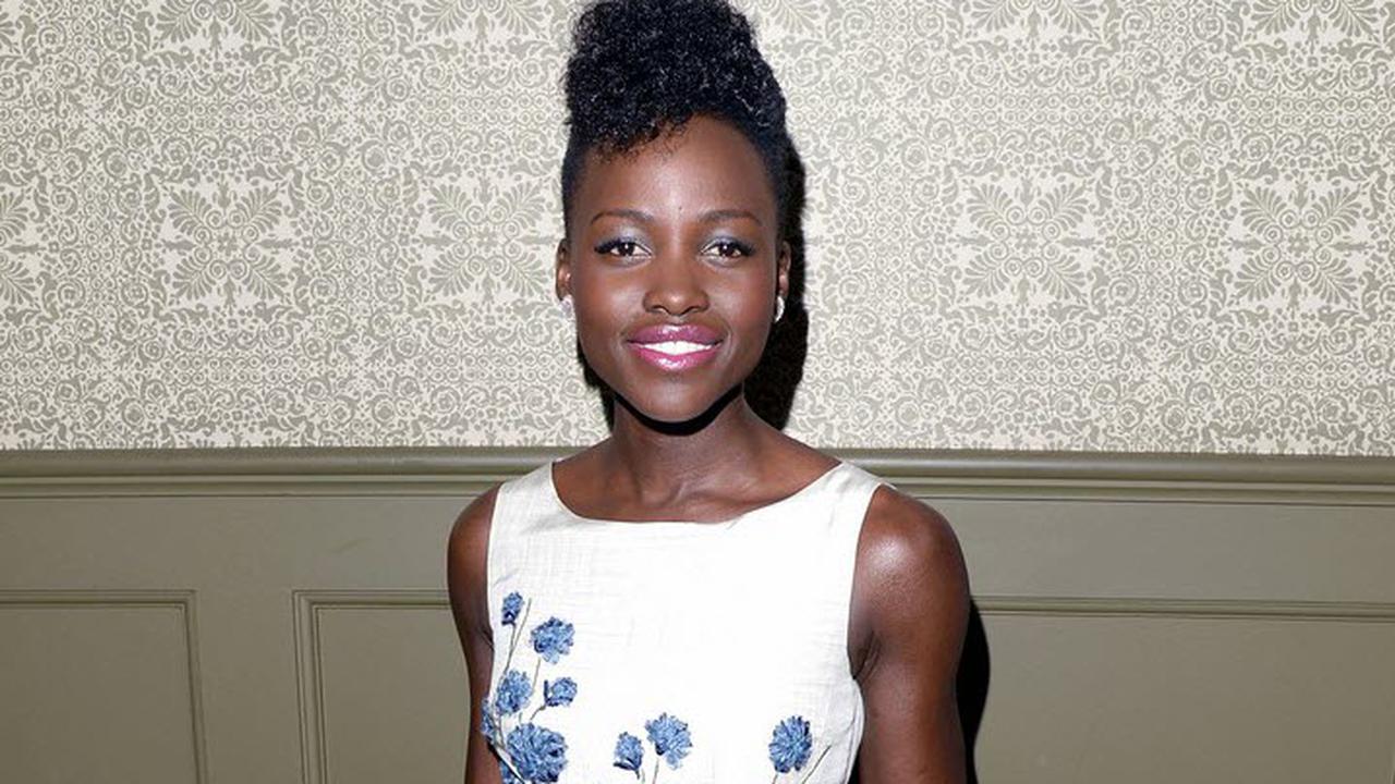 Lupita Nyong'o Hadiri Pesta Sebuah Majalah Ternama