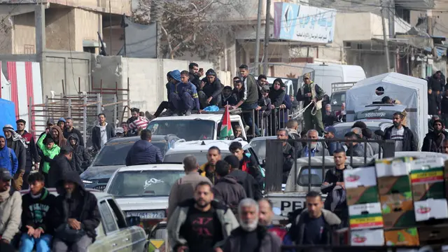 Sambut Kesepakatan Gencatan Senjata, Ribuan Warga Palestina Kembali ke Rafah