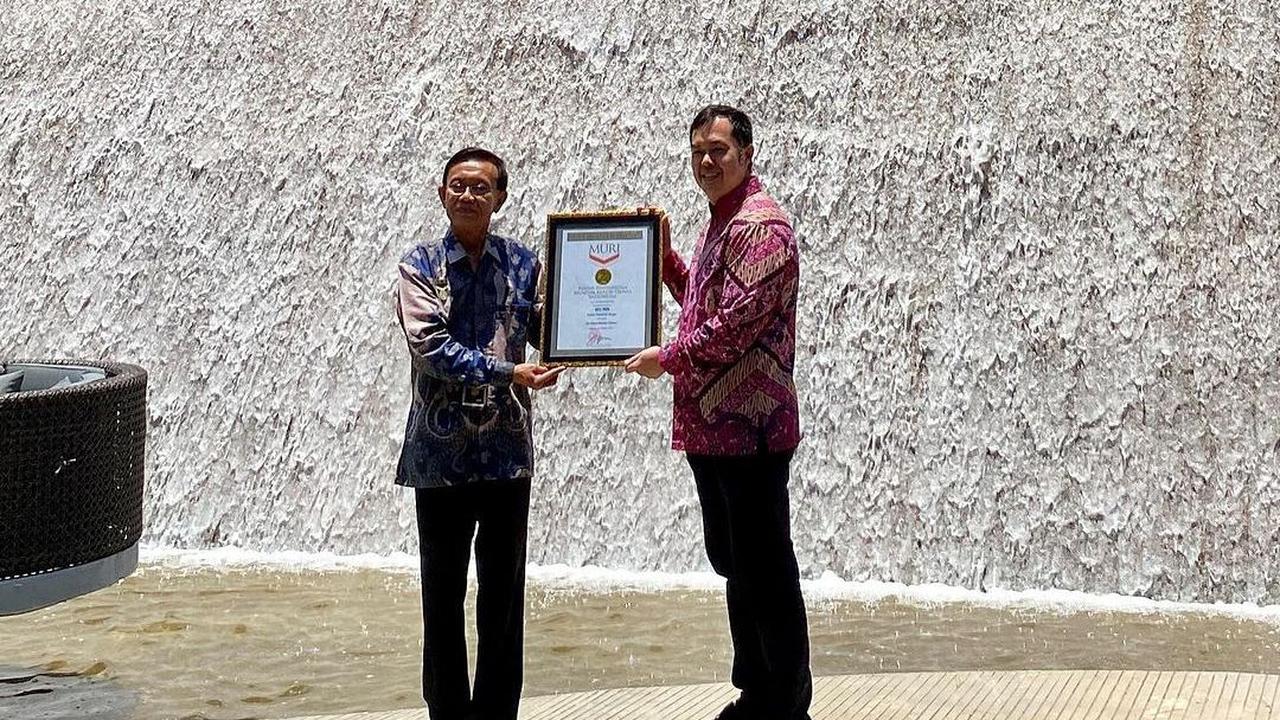 Dapat penghargaan MURI
