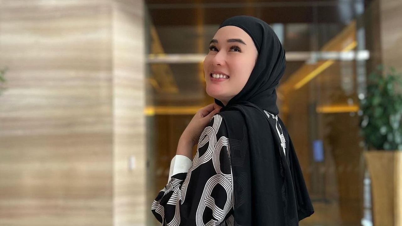 [Fimela] Stevi Agnecya