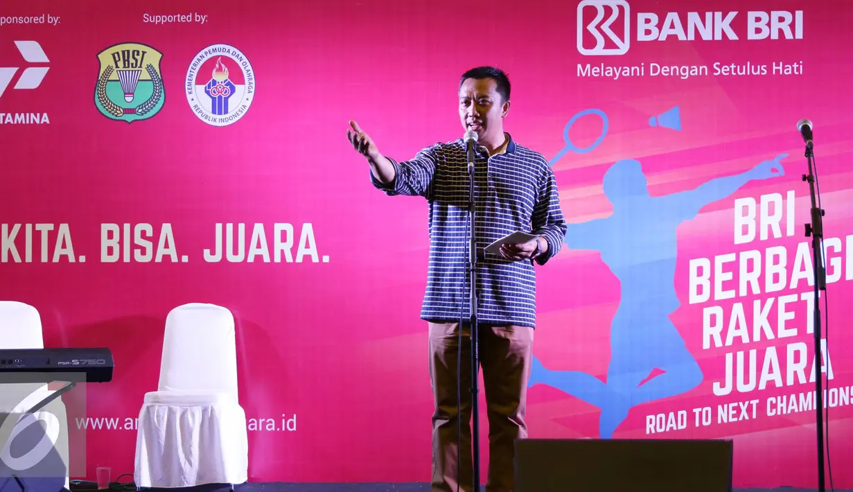 Menpora Imam Nahrawi menyampaikan kata sambutan di acara bertajuk BRI Berbagi Raket Juara Road to The Mext Champions, Jakarta, (1/10). 1.000 raket yang dibagikan diharapkan dapat membangun minat dan semangat bibit muda. (Liputan6.com/Immanuel Antonius)