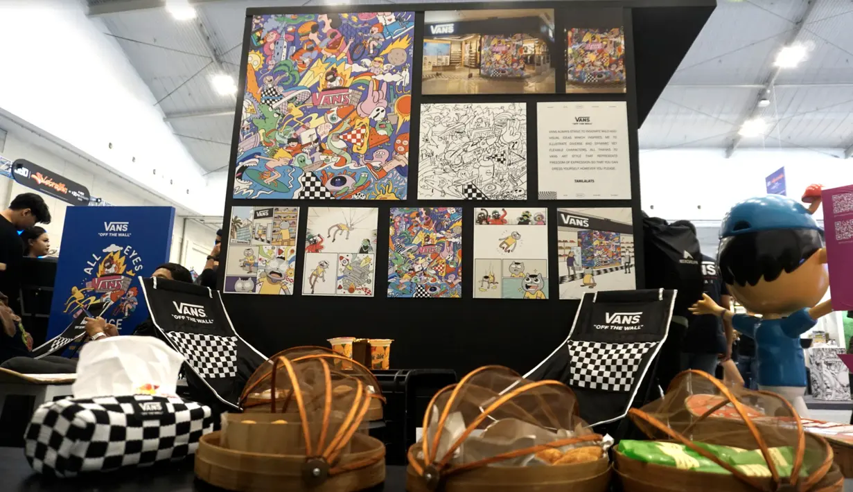 Tahilalats secara khusus menghadirkan artwork untuk Vans yang juga diaplikasikan pada pilar “mural area” di store Vans Grand Indonesia, serta “Warung Vans” pada booth Vans di JSD 2023. [Foto: Vans.dok]