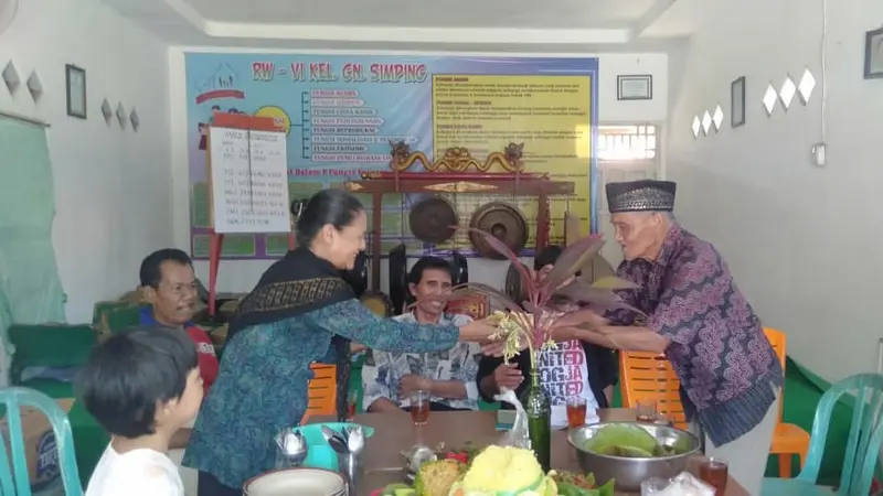 Penghayat Kepercayaan di Cilacap merawat udara lewat Ruwat hawa atau udara (atmosfer). (Foto: Liputan6.com/Kuswanto untuk Muhamad Ridlo)