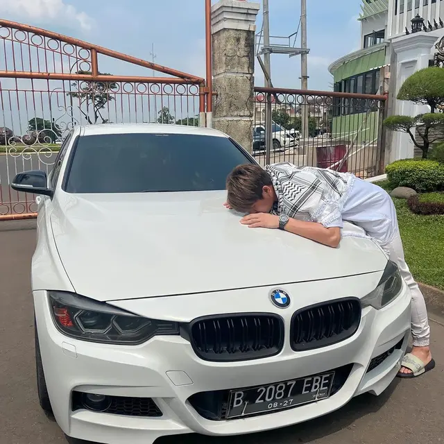 Momen Rizky Billar Saat Lelang Mobil Kesayangan, Sumbangkan Hasil untuk Donasi Palestina
