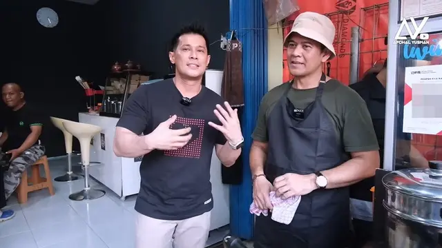 6 Potret Warung Tahu Bakso Artis Kolosal Aris Kurniawan, Konsep Modern Pinggir Jalan