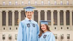 Suami mantan penyanyi cilik itu baru saja lulus program S2 Columbia University yang terletak di New York City, Amerika Serikat. Kabar bahagia tersebut dibagikan lewat akun media sosial Instagram Tasya dan Randi. Perjuangan Randi Bachtiar untuk mendapat gelar Master tentu saja tidak mudah. (Liputan6.com/IG/@randibachtiar)