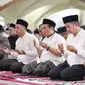 Pj Gubernur Jawa Barat Bey Machmudin melaksanakan tarawih Keliling Forkopimda (Pemda Jabar) di Masjid Pusdai Jabar, Kota Bandung, Rabu (13/3/2024). (sumber foto: Adpim Jabar)