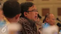 Menteri Keuangan Bambang PS Brodjonegoro saat memberikan keterengan pers di Gedung Pajak, Jakarta, Selasa (3/11/2015). Dalam keterangan tersebut Menkeu menjelaskan perincian APBN 2016 yang telah disahkan. (Liputan6.com/Angga Yuniar)