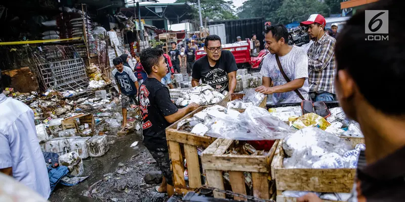 20170612-Kebakaran di Pasar Kramat Jati-Fanani