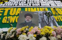 FOTO: Deretan Karangan Bunga untuk Presiden Ebrahim Raisi Menghiasi Depan Kedutaan Besar Iran di Jakarta