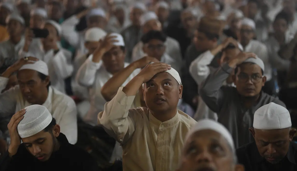 Setiap tahunnya, ribuan jemaah dari berbagai daerah berdatangan untuk merasakan nuansa beribadah Ramadan di Masjid An Nur Empang, Bogor. (merdeka.com/Arie Basuki)