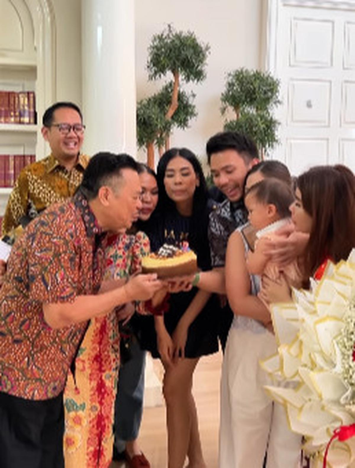 Kejutan Ultah Wamenko Era Prabowo dari Sang Anak Jadi Pengacara Jokowi