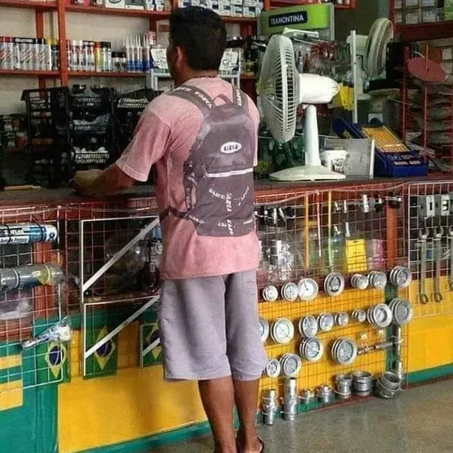 Potret Nyeleneh Desain Pakaian Ini Sukses Bikin Geleng Geleng