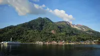 Gunung Wurlali di Ambon. (Dok: Instagram @blp_foto https://www.instagram.com/p/C1TiiXbps6v/?igsh=MXYzZ29ia2NwZXVndQ==)