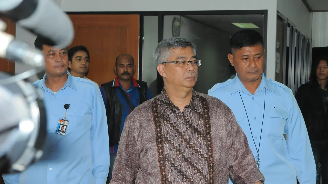 [FOTO] Wajah Lemas Akil Saat Ditolak Eksepsinya 