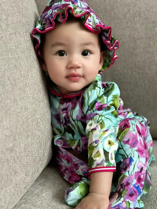 Kartika Putri terbilang rajin mengunggah apapun ke media sosialnya, terutama foto anak-anaknya.