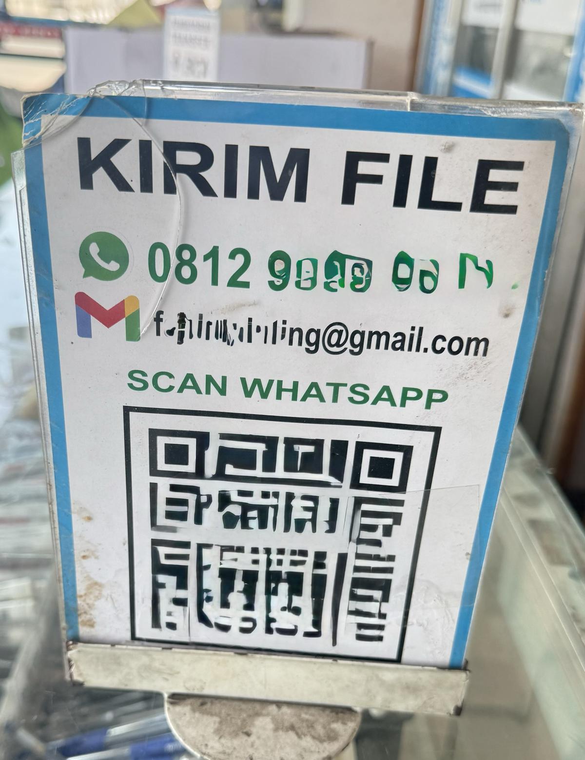 Contoh keterangan nomor WhatsApp dan email Toko Fotokopi