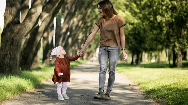 jalan kaki bersama anak