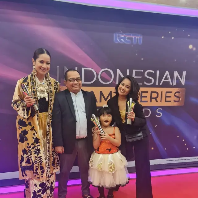 Borong Penghargaan, Ini 6 Potret Pemain Ikatan Cinta di Indonesian Drama Series Awards