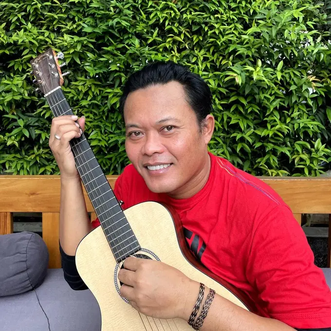 Sule (https://www.instagram.com/p/CcxDh7RPDRk/)