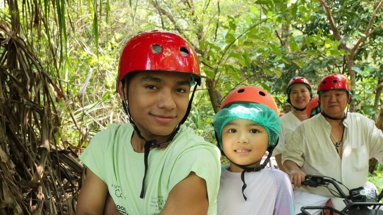 Serunya Liburan Sarwendah dan Anak-Anak di Pantai, Main Kano hingga Jelajah Hutan dengan ATV