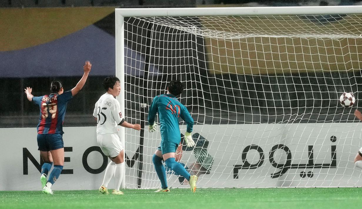 Tim tuan rumah berhasil membuka keunggulan terlebih dahulu melalui gol Haruhi Suzuki pada menit ke-49. (AP Photo/Lee Jin-man)