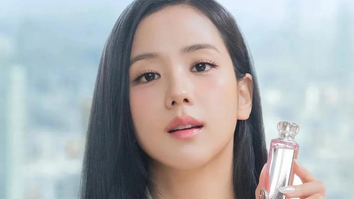 Visual Unreal Jisoo BLACKPINK Hadiri The Dior Addict Sweet Shop di Tokyo