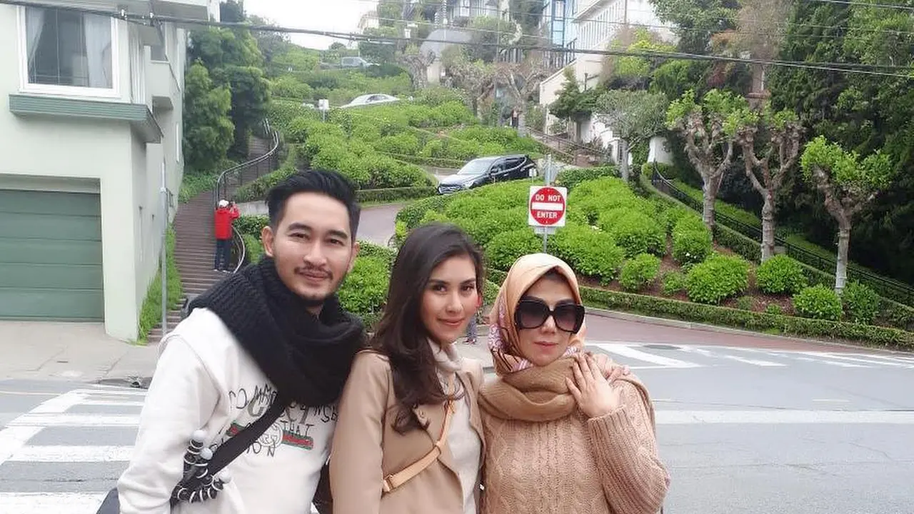 [Bintang] Syahnaz Sadiqah dan Jeje Govinda