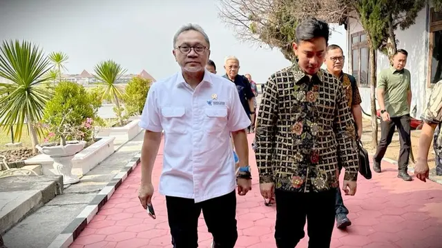 Ketua Umum Partai Amanat Nasional (PAN) Zulkifli Hasan dan Wali Kota Solo Gibran Rakabuming Raka.
