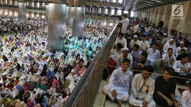 Jemaah Salat Idul Fitri Penuhi Masjid Istiqlal