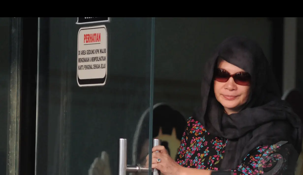 Ratu Rita kali ini diperiksa terkait kasus suap sengketa Pilkada Palembang yang menjerat Wali Kota Romi Herton dan sang istri Masyitoh, Jakarta, Selasa (19/8/2014) (Liputan6.com/Herman Zakharia)