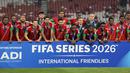 Para pemain St Kitts and Nevis berfoto bersama setelah berhasil menyabet peringkat ketiga FIFA Series 2026 mengalahkan Kepulauan Solomon di Stadion Utama Gelora Bung Karno, SUGBK, Senayan, Jakarta, Senin (30/03/2026). (Bola.com/M Iqbal Ichsan)