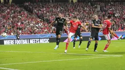 Tuan rumh Benfica sudah unggul 1-0 pada menit ke-16 melalui sundulan Antonio Silva yang berhasil memanfaatkan umpan silang Enzo Jeremias Fernandez. (AP/Armando Franca)