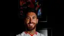 Menariknya, Ramos 'hanya' menerima gaji 2 juta euro selama setahun ke depan, lebih rendah hingga 90 persen dibanding yang bakal ia dapat jika pergi ke Arab Saudi. (FOTO: instagram.com/sevillafc/)