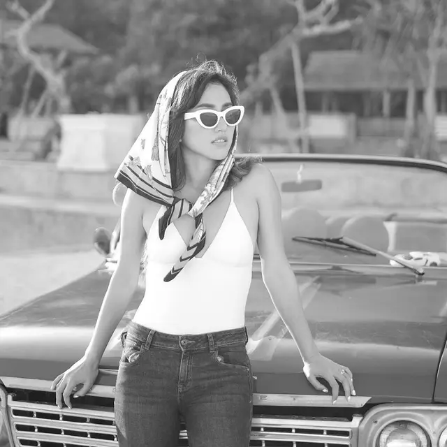 7 Pesona Louise Anastasya dengan Gaya Vintage Ala Selena Gomez