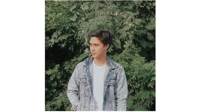 Dulu ia terlihat imut, kini Kevin Gutomo sudah tumbuh menjadi pria dewasa.