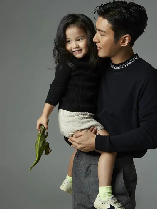 Pria yang kini berusia 32 tahun ini kerap membagikan momen kebersamaannya bersama keponakannya mereka di akun sosialnya. (Liputan6.com/IG/@siwonchoi)