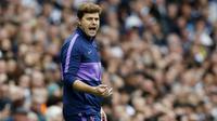 5. Mauricio Pochettino - Pelatih Tottenham Hotspur ini pernah dilirik manajemen Setan Merah untuk melatih Pogba Dkk. Serangkaian hasil buruk Manchester united bersama Solskjaer membuatnya kembali masuk bursa pelatih MU. (AFP/Ian Kington)