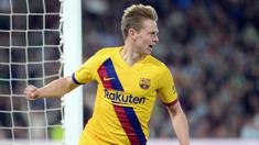 Frenkie de Jong adalah salah satu pemain muda berbakat yang membuat Barcelona memboyongnya dari Ajax Amsterdam pada 1 Juli 2019. (AFP/Cristina Quicler)