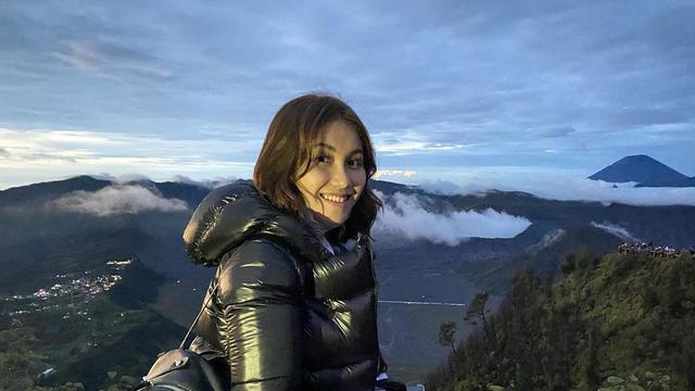 Usai Dari Magelang, Ini 6 Momen Seru Liburan Ayu Ting Ting ke Bromo