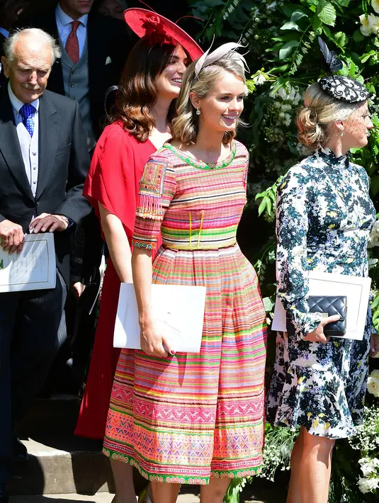 Aktris Cressida Bonas tiba menghadiri pernikahan Pangeran Harry dan Meghan Markle di Kapel St George, Kastil Windsor, (19/5). Meski telah putus, Pangeran Harry masih menjalin pertemanan dengan beberapa mantan kekasihnya. (AFP Photo/Pool/Ian West)
