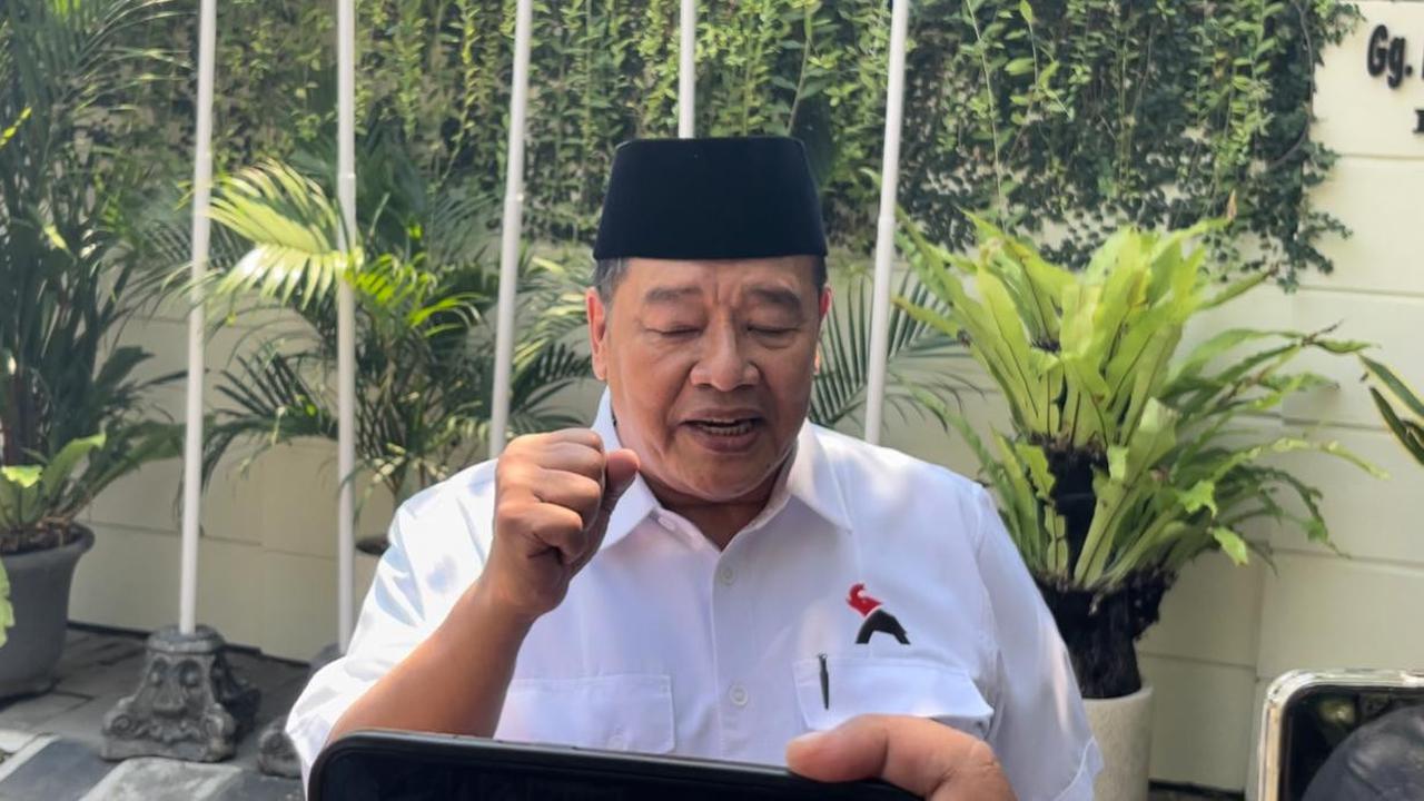 Ketua DPP PSI Bidang Politik, Bestari Barus usai menemui Jokowi di kediaman pribadi Presiden ke-7 RI tersebut di Jalan Sumber, Solo, Senin (31/8). (merdeka.com/Arie Sunaryo).