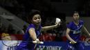 Ganda putri Indonesia, Greysia Polii/Apriyani Rahayu, merayakan kemenangan atas ganda Jepang, Nami Matsuyama/Chiharu Shida, pada laga Indonesia Masters 2020 di Istora Senayan, Jakarta, Jumat (17/1). Greysia/Apriyani menang 21-15 dan 21-16. (Bola.com/Yoppy Renato)